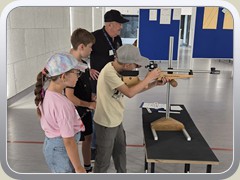 Ferienprogramm 2026
2. Stand Farben treffen